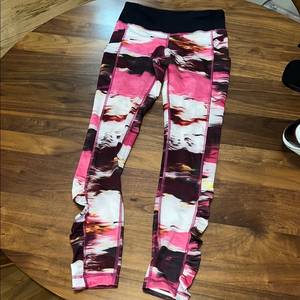 Lululemon size 4 Pink and Black Athletic Leggings with Abstract Pattern